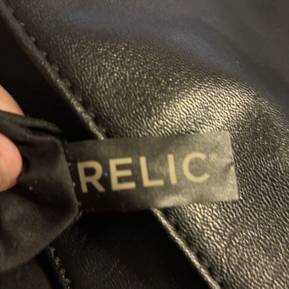 Relic Black Messenger Bag. With Silver Hardware. Buckle Fabric Lining 12”x10”x4” - Picture 12 of 12